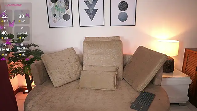 MilaCrave online show from September 2025 11:36:01 AM