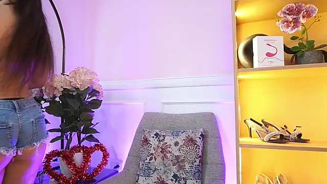 MilaCrave online show from February 2026 11:39:01 AM