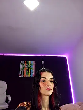 ingrid zese  online show from November 2025 07:45:02 PM