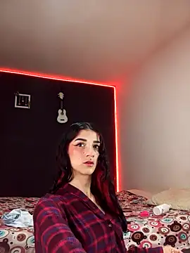 ingrid zese  online show from November 2025 05:35:02 PM