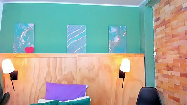 halleylorens online show from January 2026 07:18:01 PM