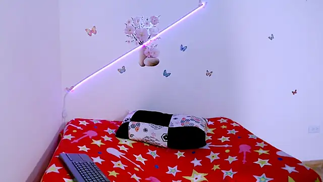 Snapshot of angelyxs chatting on October 2025 07:25:02 PM angelyxs online show from October 2025 07:25:02 PM