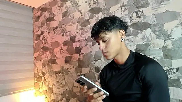 ZYZZ1312 online show from March 2026 03:22:02 AM