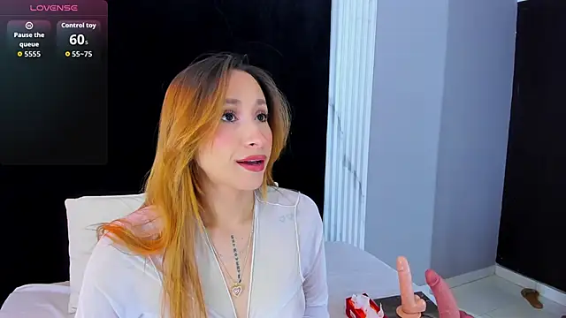 MONIK FOX CR online show from September 2025 08:22:02 PM