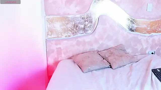 MONIK FOX CR online show from October 2025 07:36:02 PM