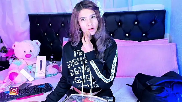 Sofiia cute  online show from November 2025 04:01:01 AM