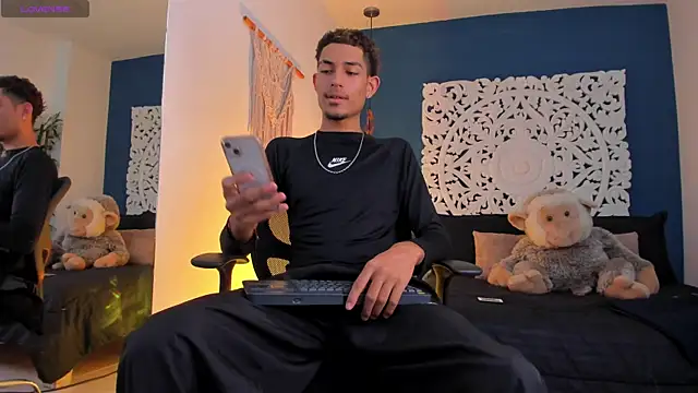 Adonis WB online show from November 2025 08:21:01 PM