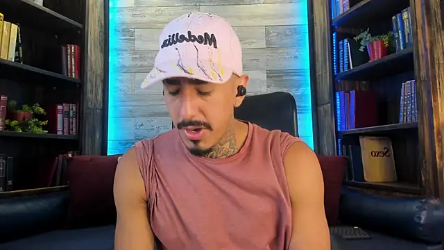 Donovan Desmond online show from October 2025 08:59:01 PM