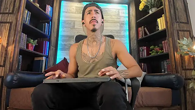 Donovan Desmond online show from October 2025 07:55:01 PM