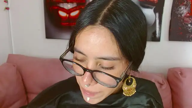 Miahotcs1 online show from April 2026 06:10:01 PM