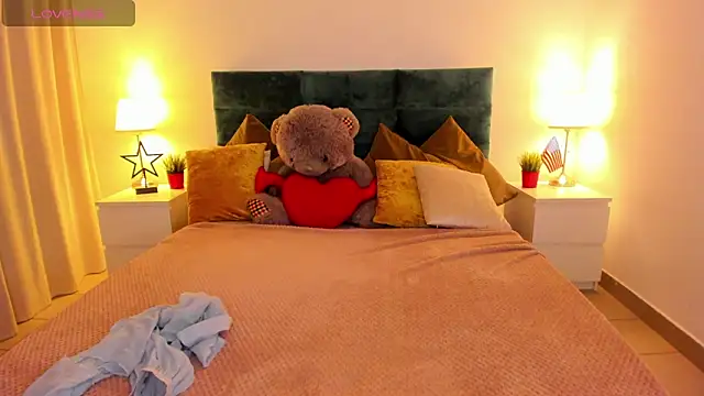 Snapshot of mishapallmer chatting on October 2025 01:16:02 AM mishapallmer online show from October 2025 01:16:02 AM