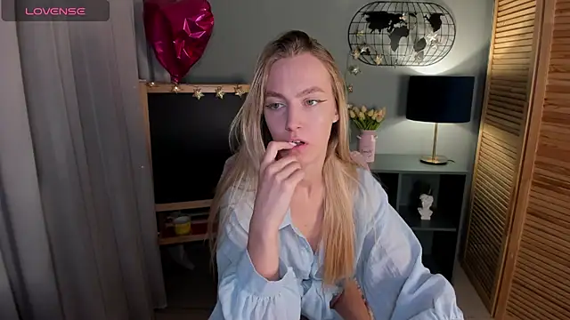 Snapshot of mishapallmer chatting on October 2025 01:39:02 AM mishapallmer online show from October 2025 01:39:02 AM