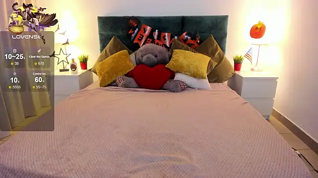 Snapshot of mishapallmer chatting on October 2025 08:18:02 AM mishapallmer online show from October 2025 08:18:02 AM