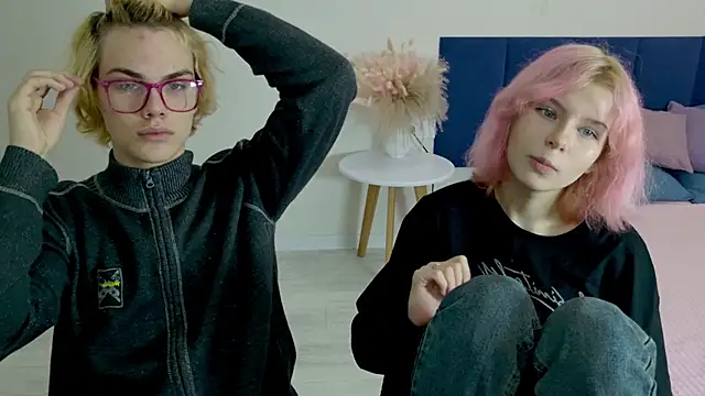 Bonnie And C1yde online show from November 2025 05:15:01 PM