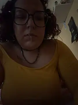 chiaretta loveit online show from December 2025 01:49:01 PM