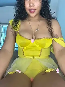 Snapshot of SophieD chatting on April 2026 01:41:02 PM SophieD online show from April 2026 01:41:02 PM