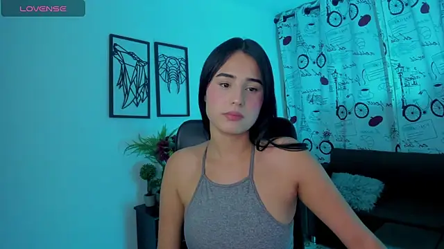 Snapshot of Love_squad_ chatting on September 2025 04:17:01 PM Love squad online show from September 2025 04:17:01 PM