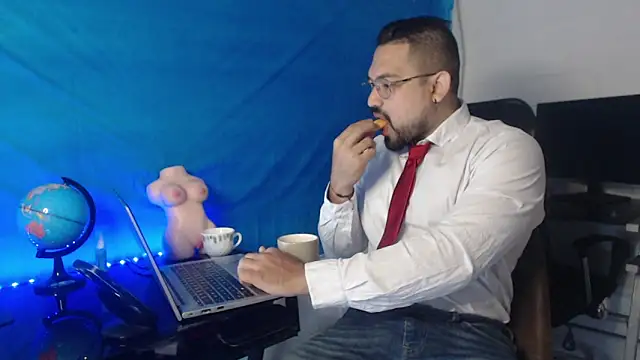 Felipe Quiroz1 online show from September 2025 12:05:02 PM