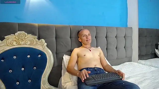 Snapshot of DaddyPoweer chatting on October 2025 08:00:02 PM DaddyPoweer online show from October 2025 08:00:02 PM