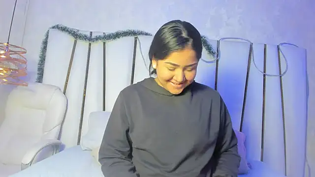 bonnie sm online show from January 2026 08:01:01 PM