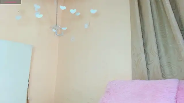 Snapshot of celeste_chic chatting on September 2025 03:57:01 PM celeste chic online show from September 2025 03:57:01 PM