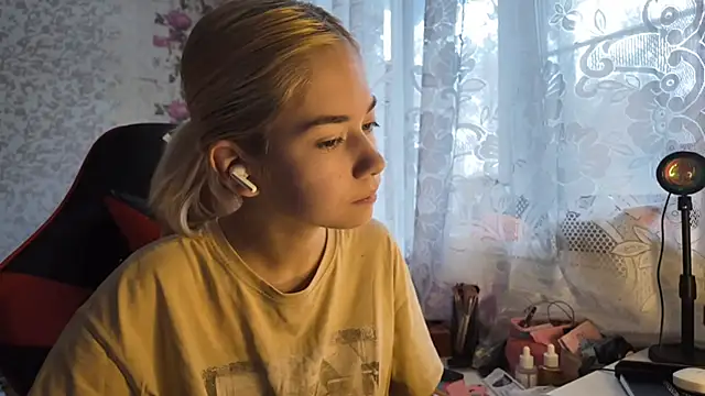 Witching Moon online show from October 2025 07:32:01 AM