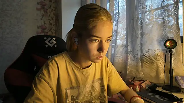 Witching Moon online show from October 2025 07:31:01 AM