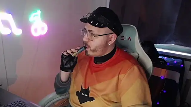 FabianKinky online show from October 2025 08:28:01 AM