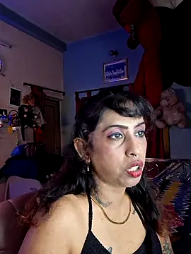 Snapshot of Love_Beauty01 chatting on June 2026 06:28:02 PM Love Beauty01 online show from June 2026 06:28:02 PM