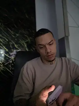 AlphaMasterXxx online show from November 2025 06:36:01 AM