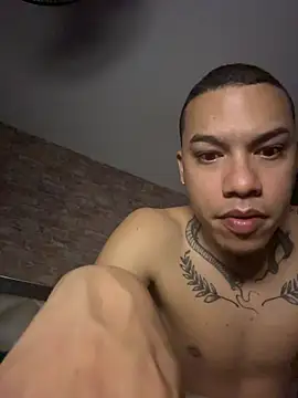 Snapshot of AlphaMasterXxx chatting on May 2026 09:28:01 AM AlphaMasterXxx online show from May 2026 09:28:01 AM