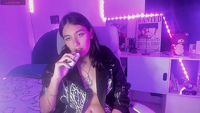 namiiwhite online show from September 2025 03:52:02 AM