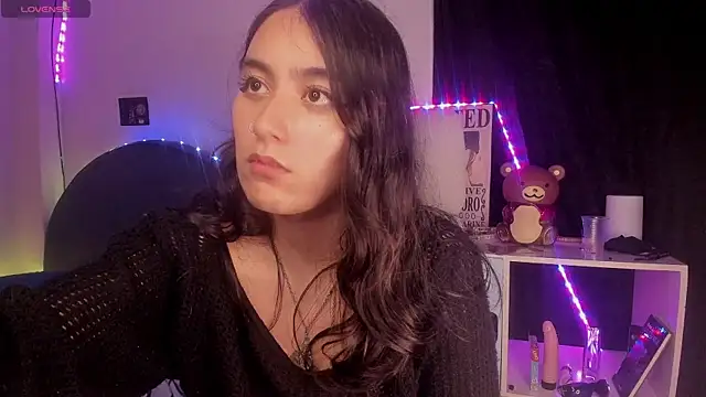 namiiwhite online show from September 2025 03:32:02 AM