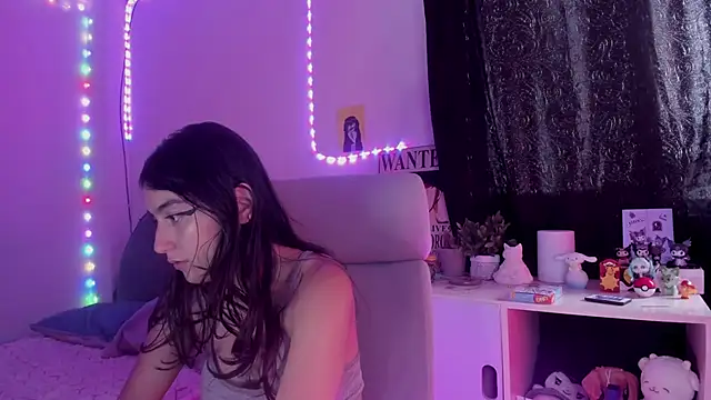 namiiwhite online show from October 2025 08:55:02 PM