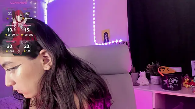 namiiwhite online show from October 2025 05:18:02 AM