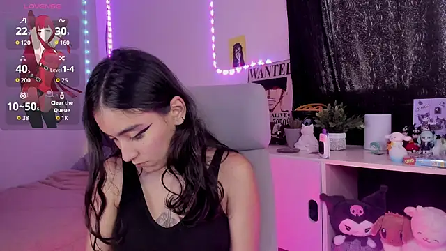 namiiwhite online show from October 2025 04:35:01 PM