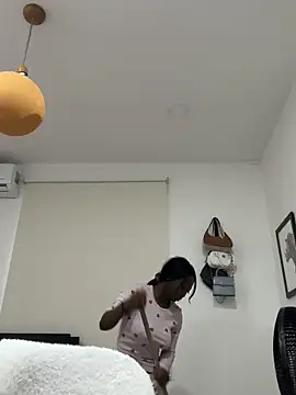 EmilyKisx online show from October 2025 12:17:02 PM