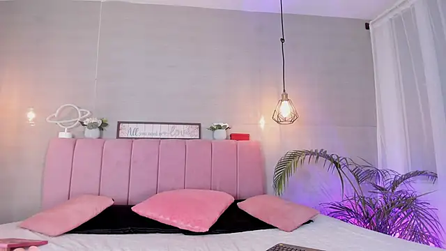 im sofii18 online show from September 2025 08:02:01 PM