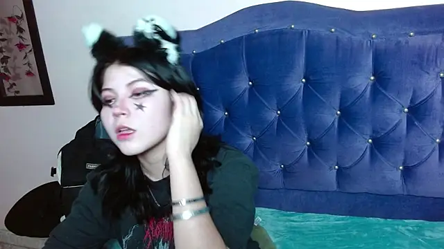 Ginebra Sensual online show from October 2025 01:01:01 PM