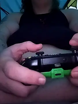 Snapshot of PainPriness chatting on October 2025 11:41:02 AM PainPriness online show from October 2025 11:41:02 AM