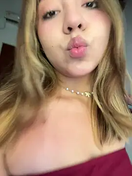 Snapshot of Bonni_lohan chatting on June 2026 03:24:01 PM Bonni lohan online show from June 2026 03:24:01 PM
