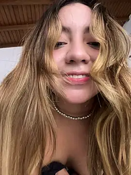 Snapshot of Bonni_lohan chatting on July 2026 09:43:02 PM Bonni lohan online show from July 2026 09:43:02 PM