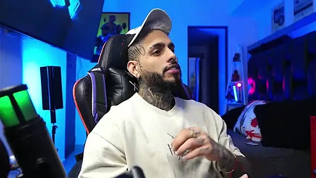 logan hugh8 online show from February 2026 03:49:02 AM