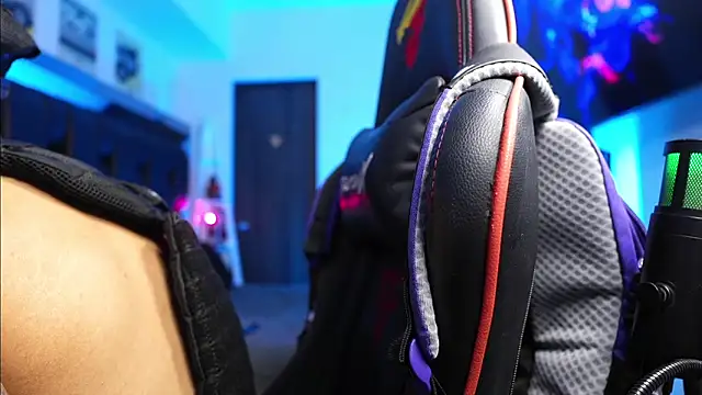 logan hugh8 online show from February 2026 02:43:01 AM