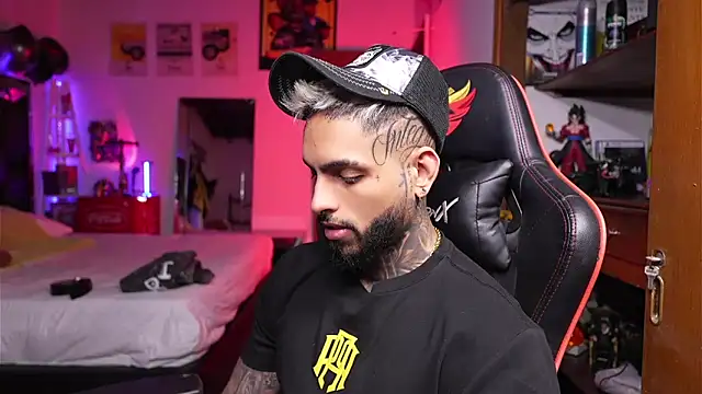 logan hugh8 online show from April 2026 12:33:01 AM