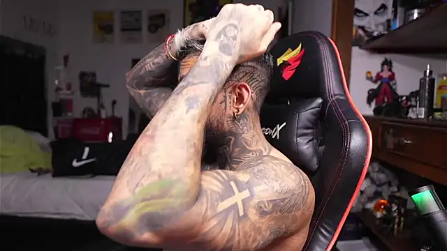 logan hugh8 online show from April 2026 08:01:02 AM