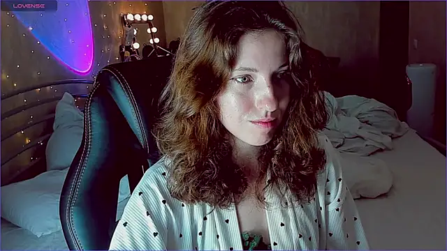 Agata in Wonderland online show from September 2025 04:17:01 PM