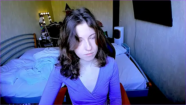 Agata in Wonderland online show from September 2025 08:49:01 AM