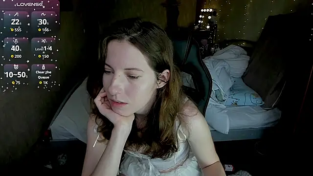 Agata in Wonderland online show from November 2025 10:25:02 AM