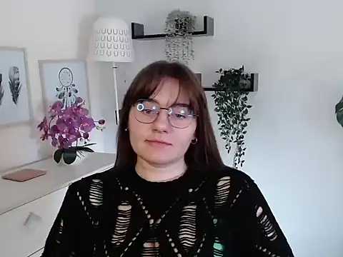 Julie Diamond online show from September 2025 12:42:02 PM